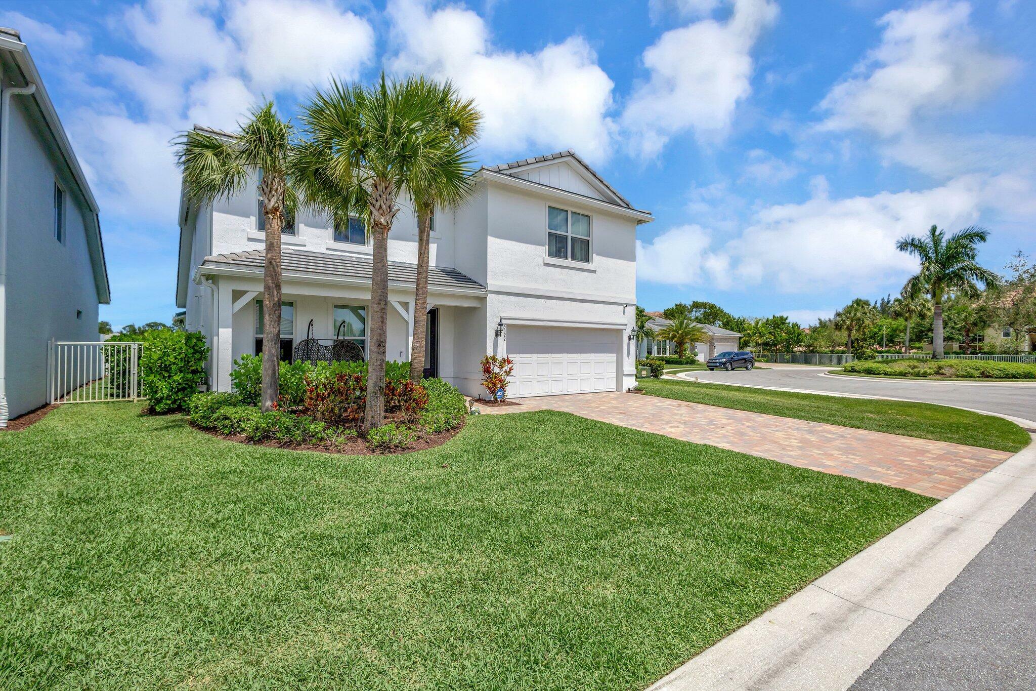 Property Photo: 5322 Yellow Water Lily Court FL 33467