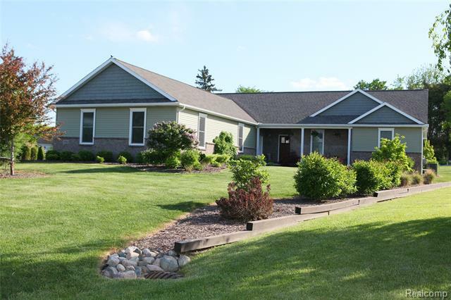 1041 Lancaster Street  Lapeer MI 48446 photo