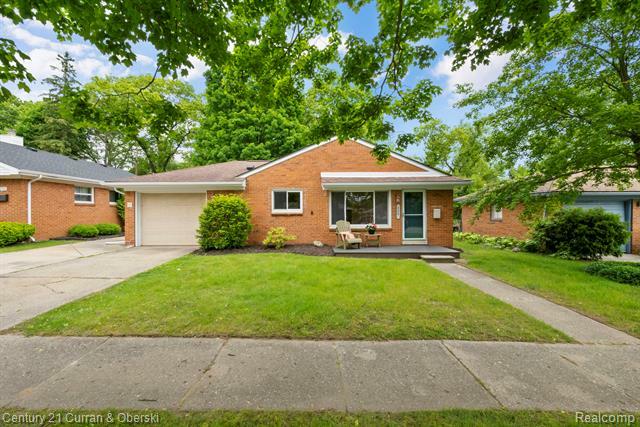 Property Photo: 228 Hill Street MI 48381