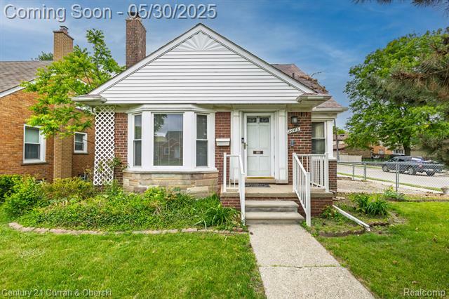 Property Photo: 1645 Robindale Avenue MI 48128