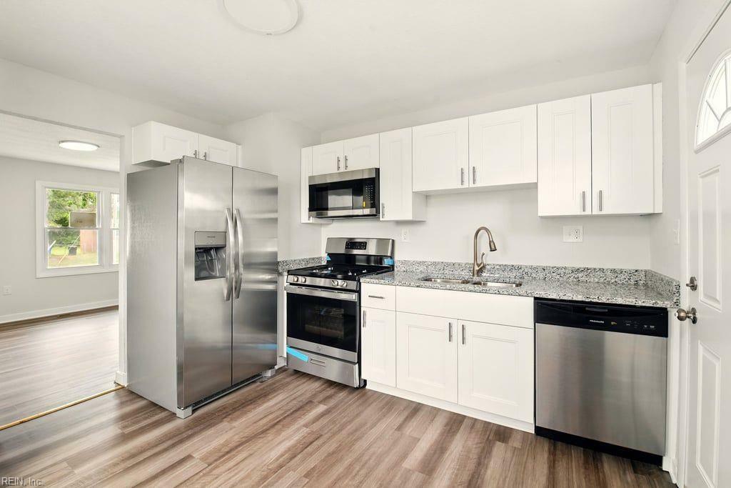 Property Photo:  809 Dorset Ave  VA 23701 