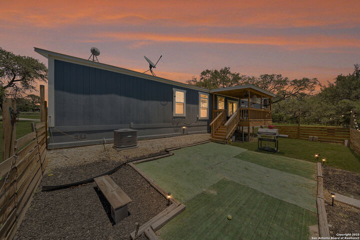 Property Photo:  57 W Bob White Dr  TX 78069 