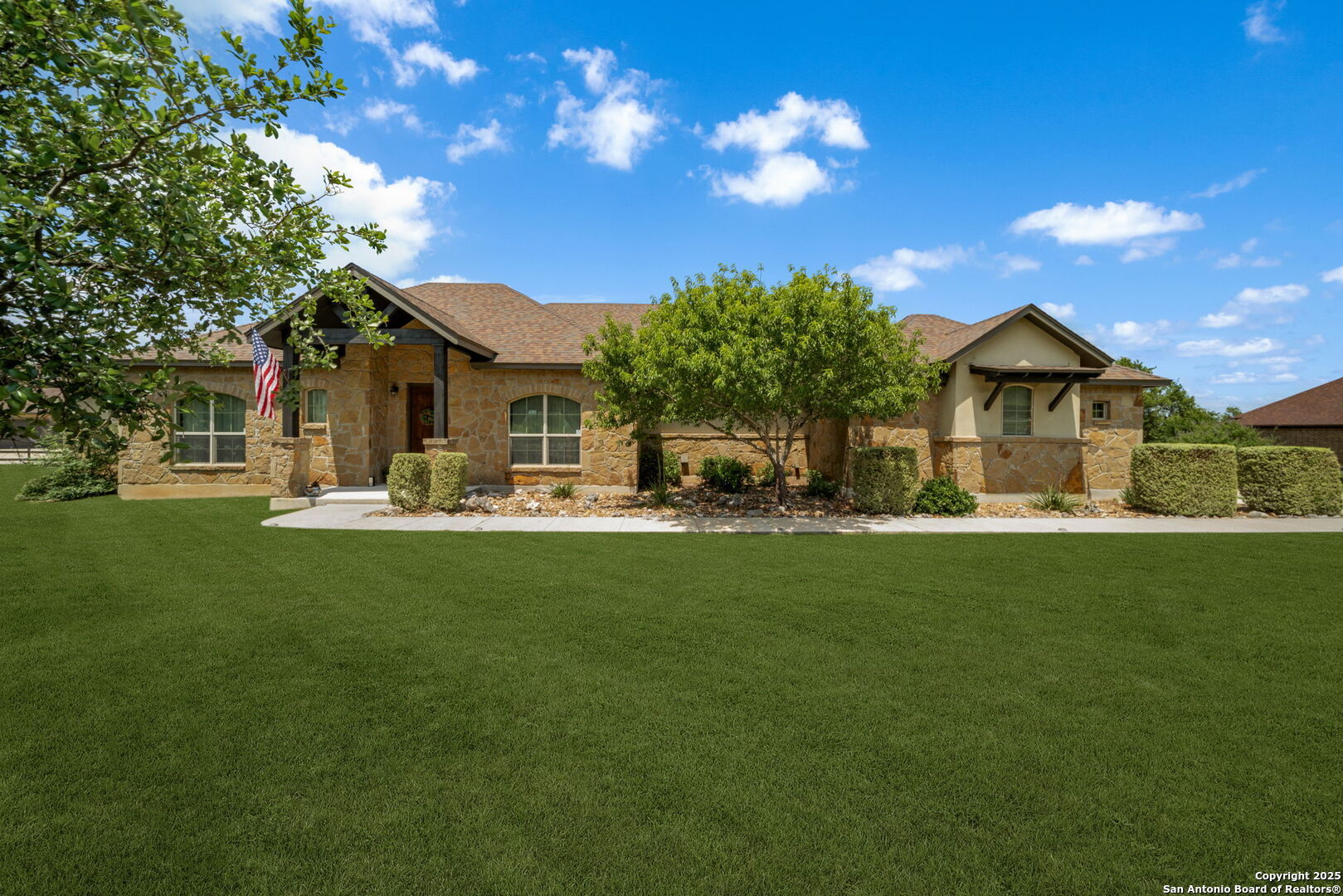 Property Photo: 378 Lantana Crossing TX 78070