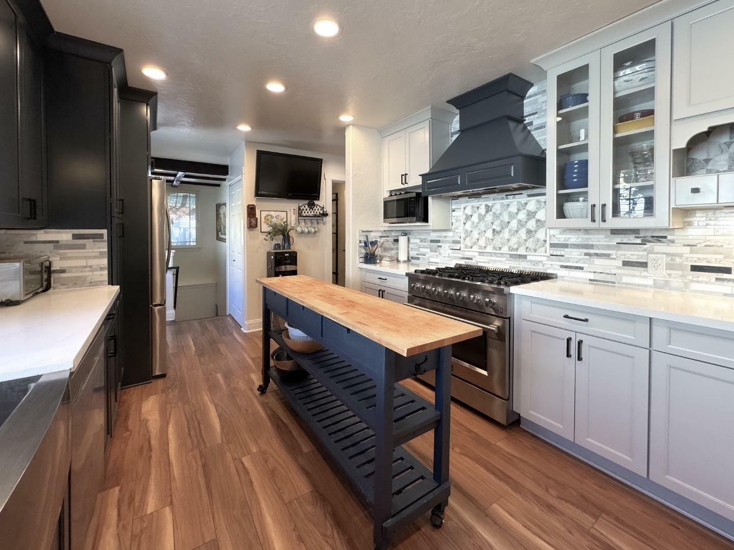 Property Photo: 1444 McKendrie Street CA 95126