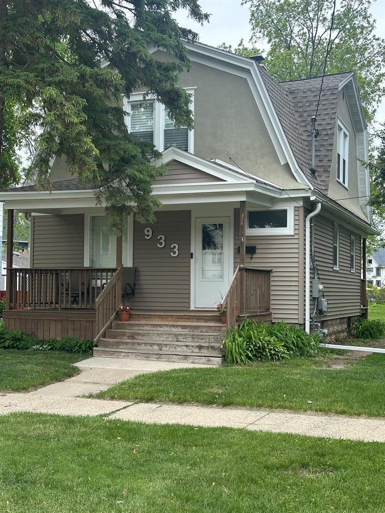 Property Photo:  933 Walker Street  WI 53545 