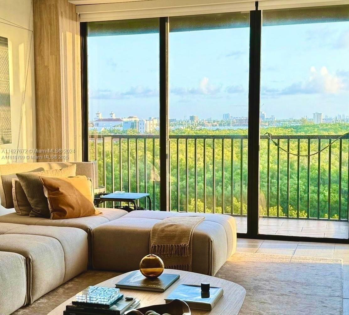 Property Photo:  3375 N Country Club Dr 701  FL 33180 