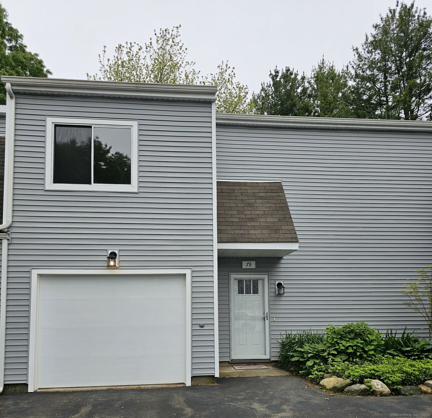 Property Photo: 274 Church Street Apt 7B CT 06437