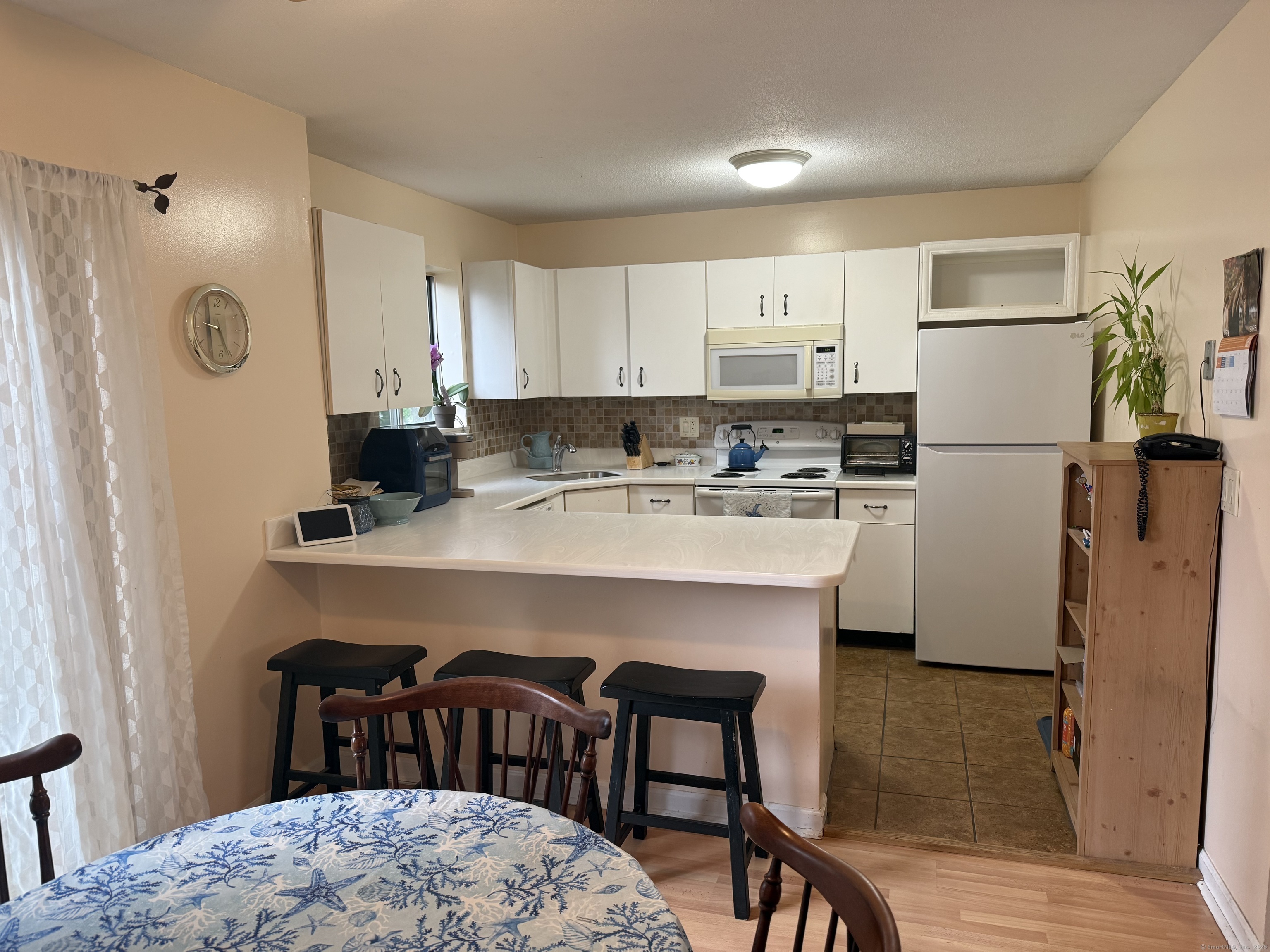Property Photo: 925 Oronoke Road 12G CT 06708