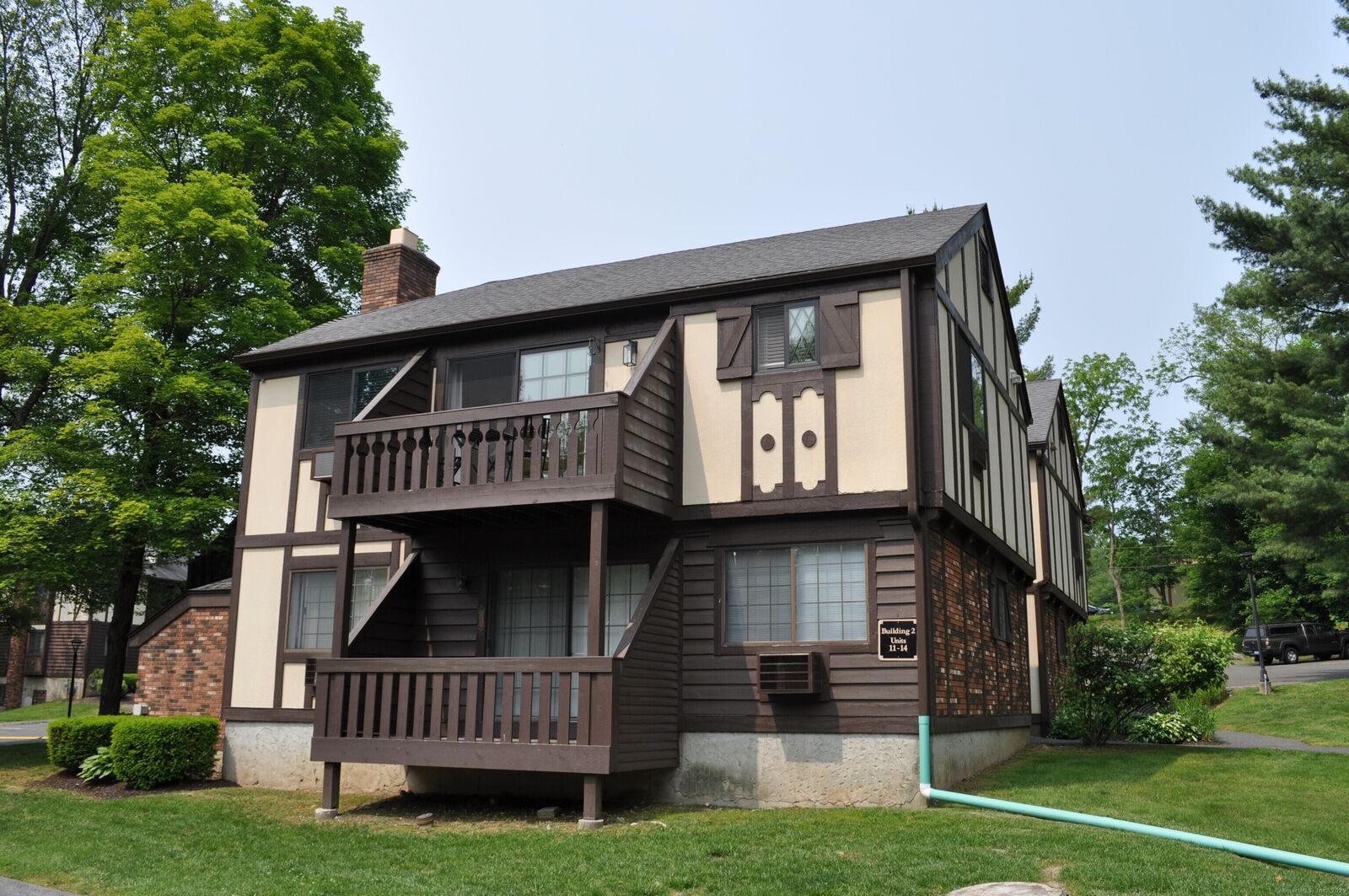 Property Photo:  12 Derby Court 12  CT 06804 