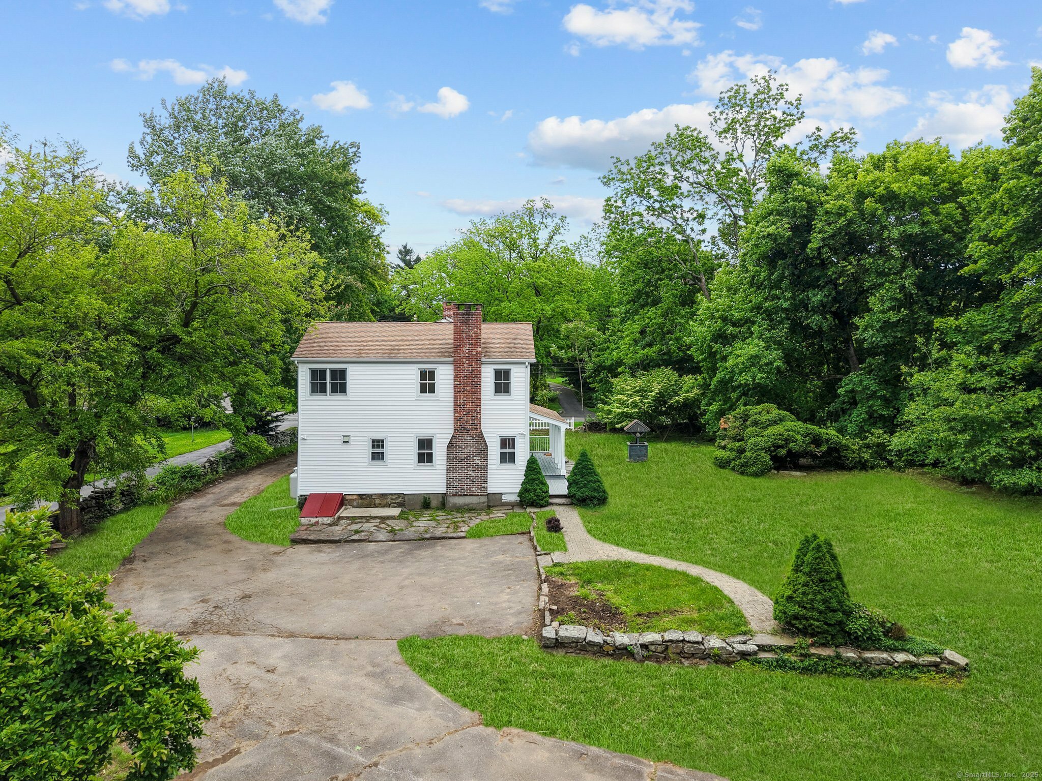 Property Photo: 2921 Nichols Avenue CT 06611
