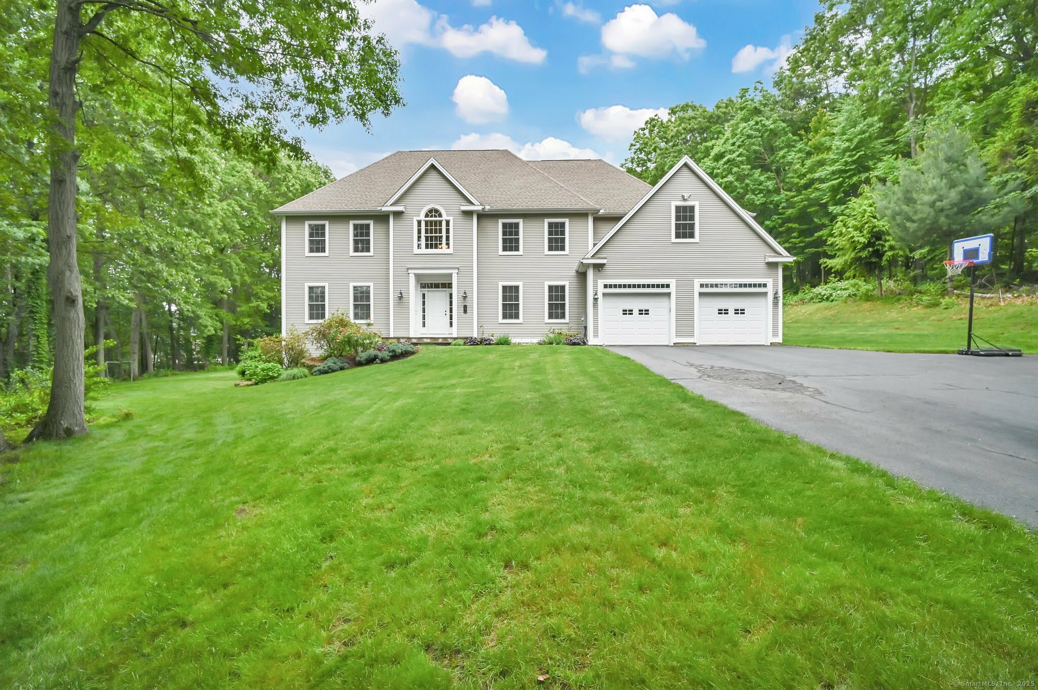 Property Photo:  5 Jonathan Drive  CT 06029 