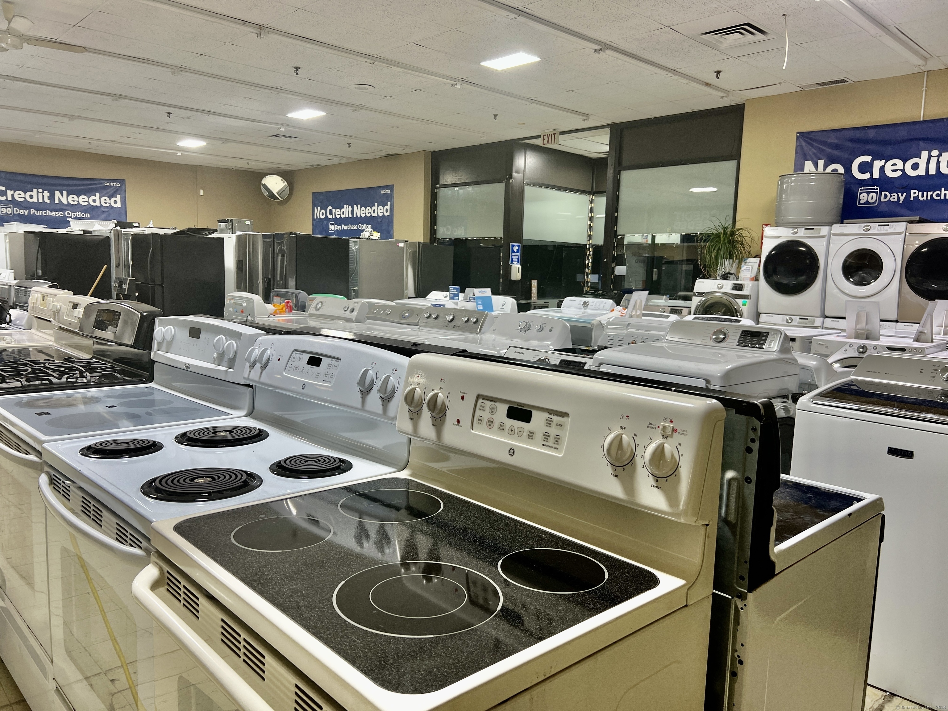 Property Photo:  1014 Meriden Road Current Appliance Store  CT 06705 