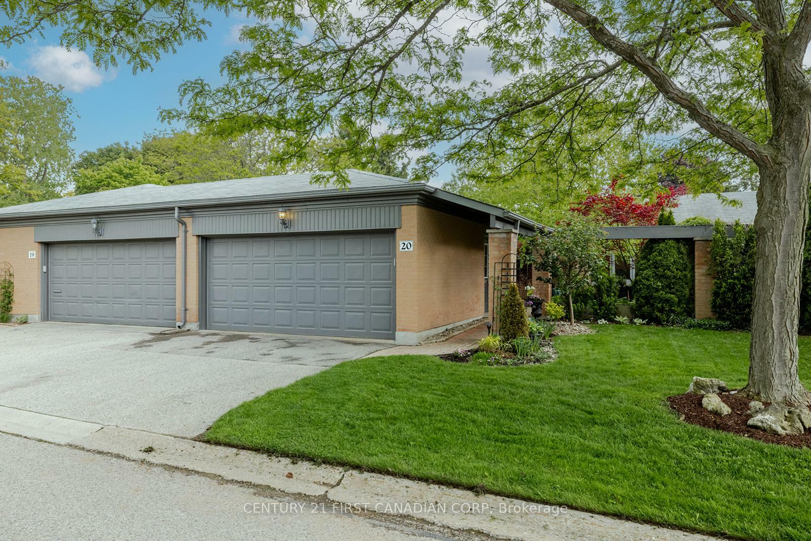Property Photo: 50 Fiddlers Green Road 20 ON N6H 4T4