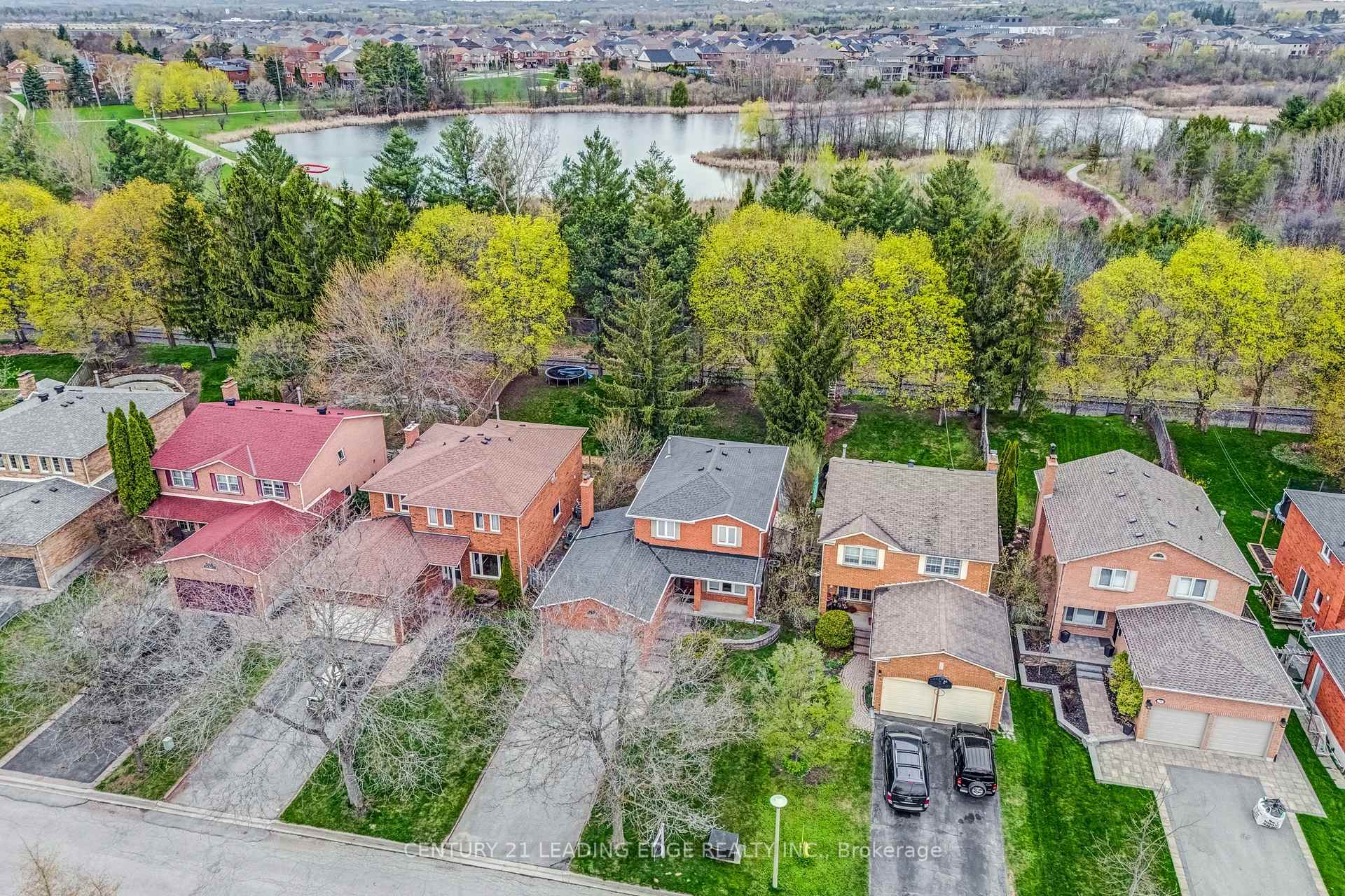 Property Photo: 18 Ironwood Crescent ON L4A 5S7