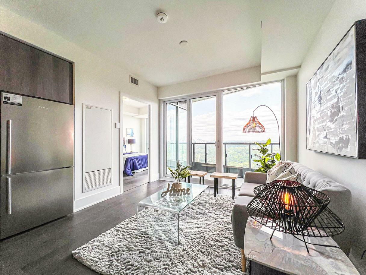 Property Photo: 585 Bloor Street E 3415 ON M4W 0B3