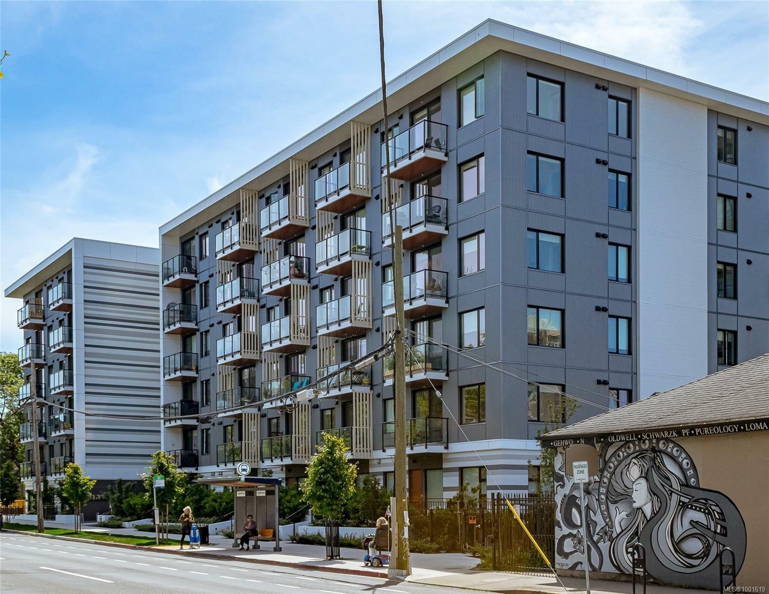 Property Photo:  1115 Johnson St 502  BC V8V 0H2 