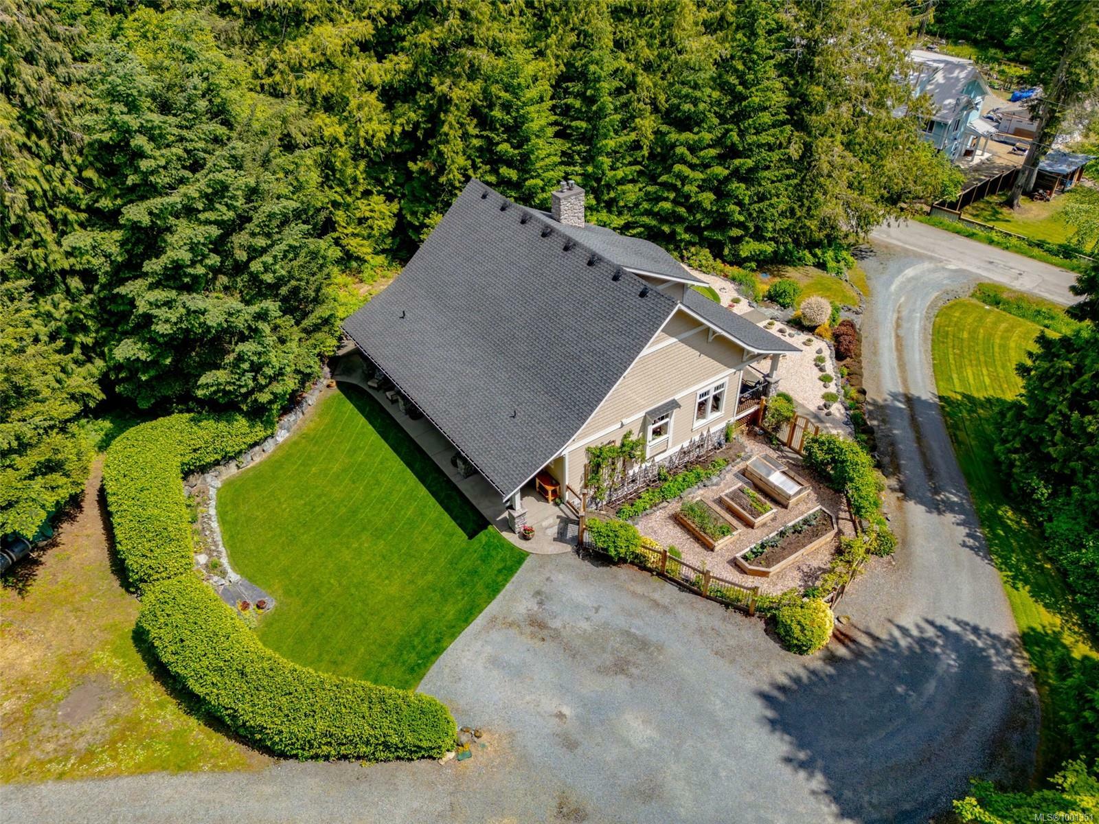 Property Photo: 9340 Cottonwood Rd BC V0R 1K5