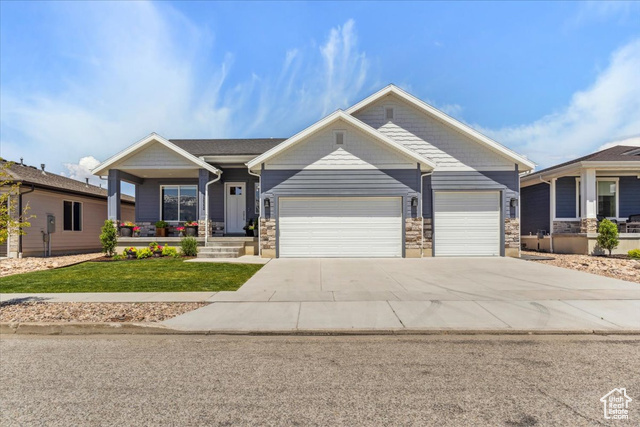 Property Photo: 3222 W Harvard Dr UT 84050