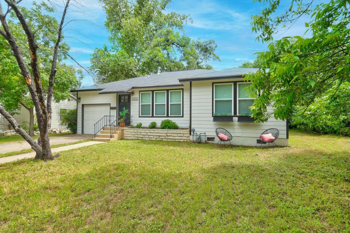 Property Photo: 1032 E 43rd Street TX 78751
