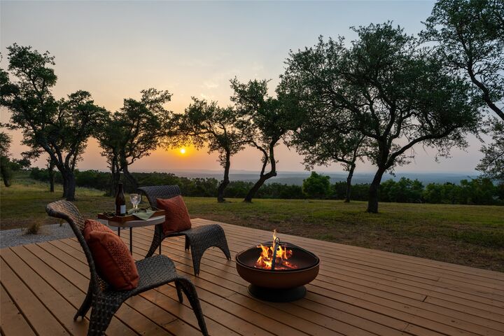 Property Photo:  1276 Canyon Crossing View  TX 78620 