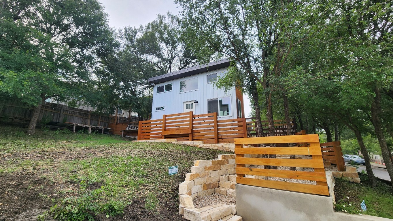 1134 Lott Avenue  Austin TX 78721 photo