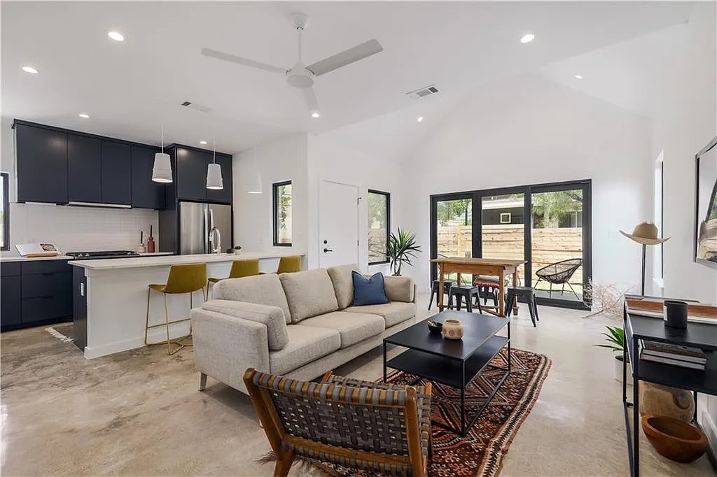 Property Photo: 1801 Tillery Street TX 78721