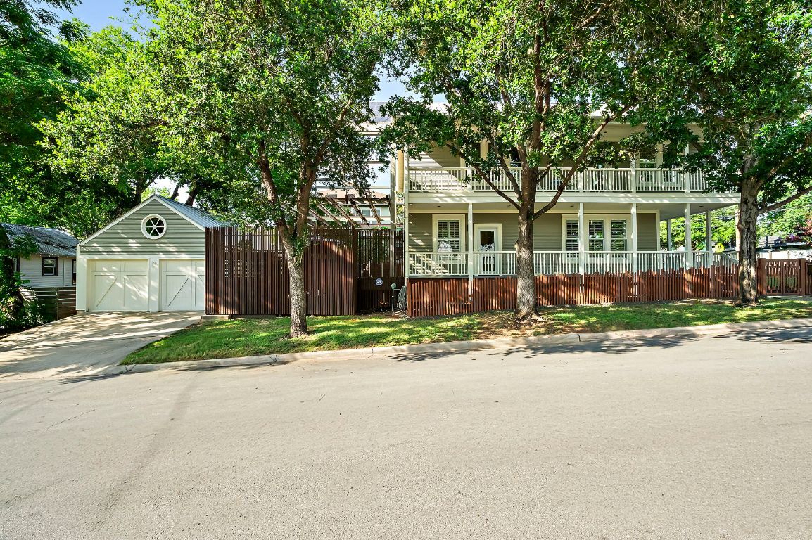 Property Photo: 800 W Lynn Street TX 78703