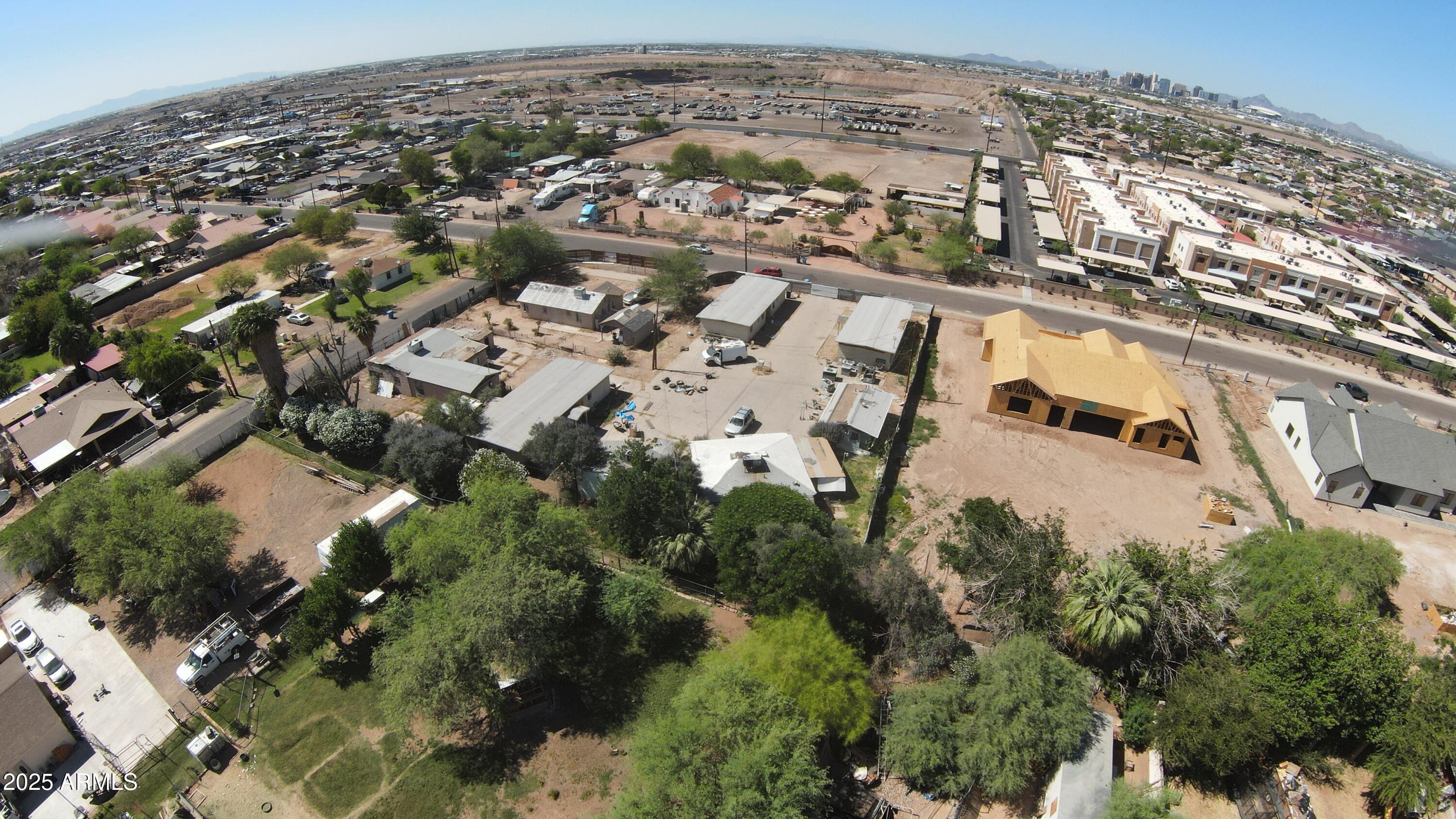 Property Photo:  945 W Corona Avenue  AZ 85041 
