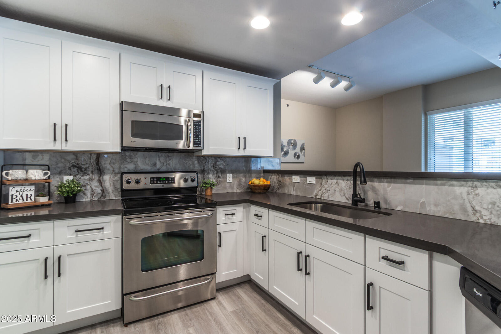 Property Photo:  16 W Encanto Boulevard 110  AZ 85003 