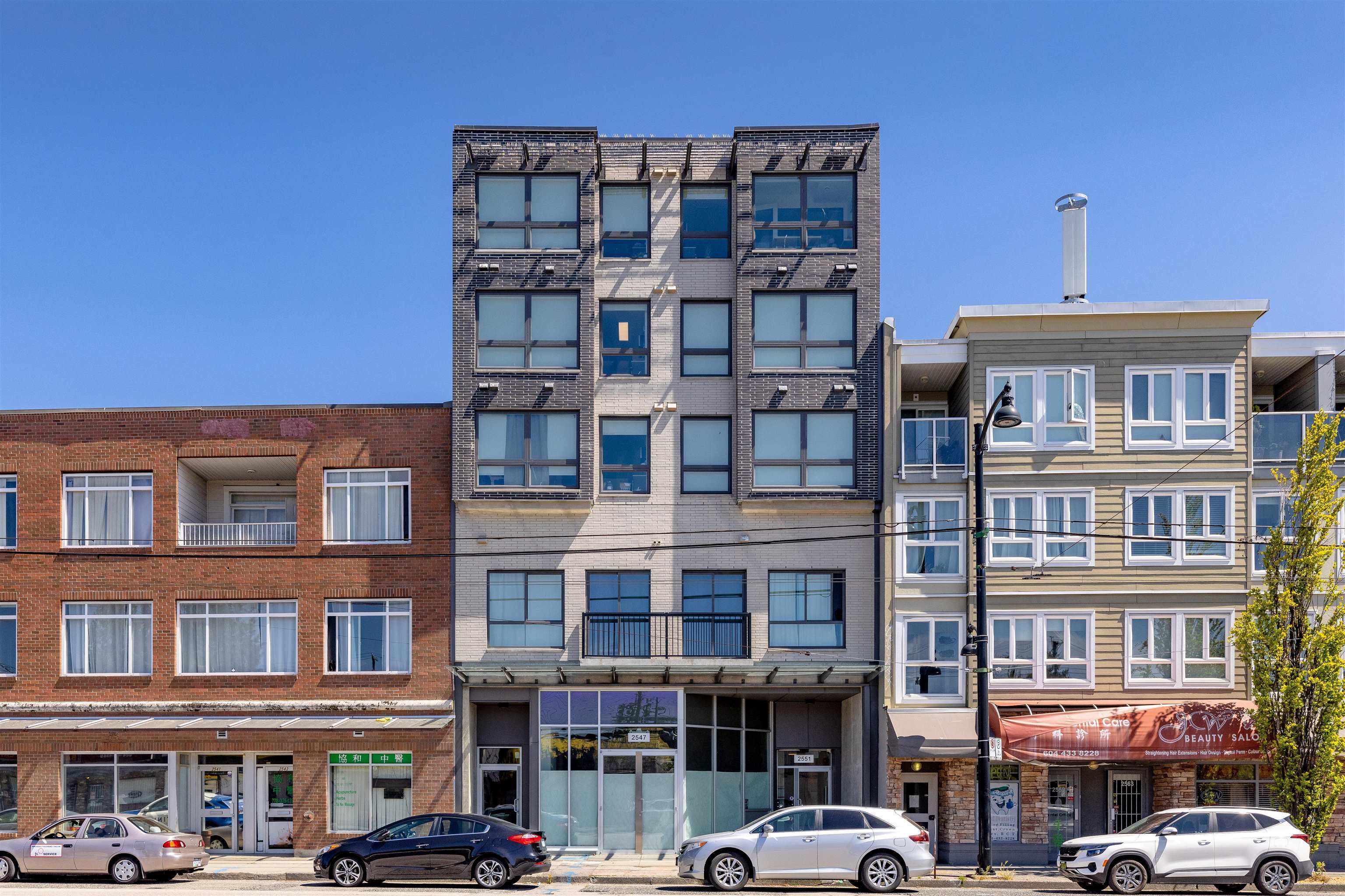 Photo de la propriété:  2551 Kingsway 403  BC V5R 5H3 