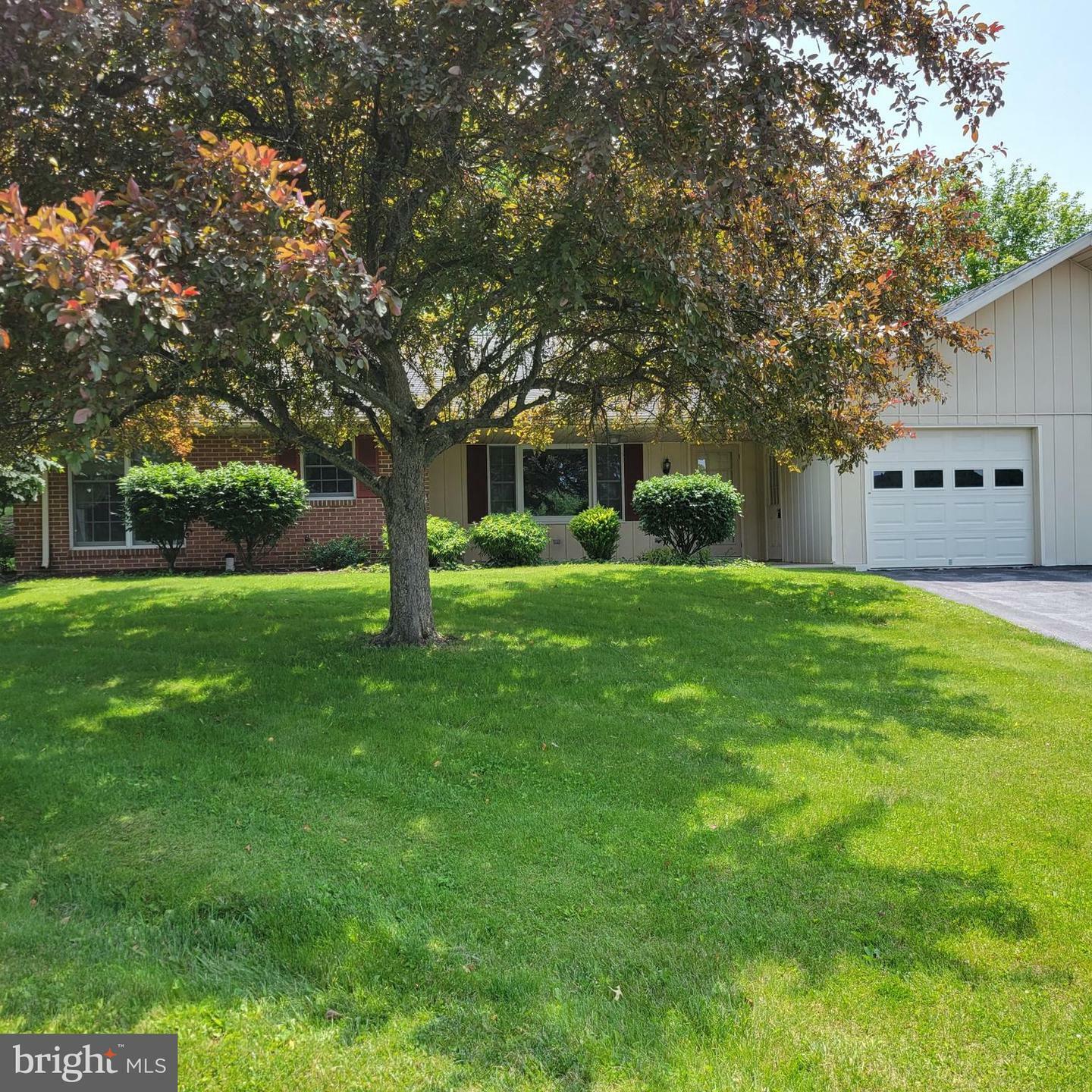 11980 N Woodlea Drive  Waynesboro PA 17268 photo