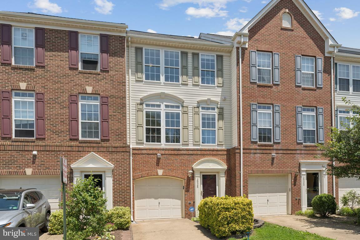 Property Photo: 2928 Huntington Grove Square VA 22306