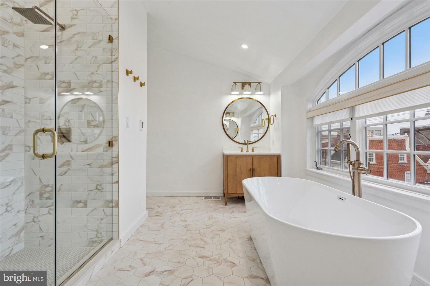 Property Photo: 903 Lombard Street PA 19147