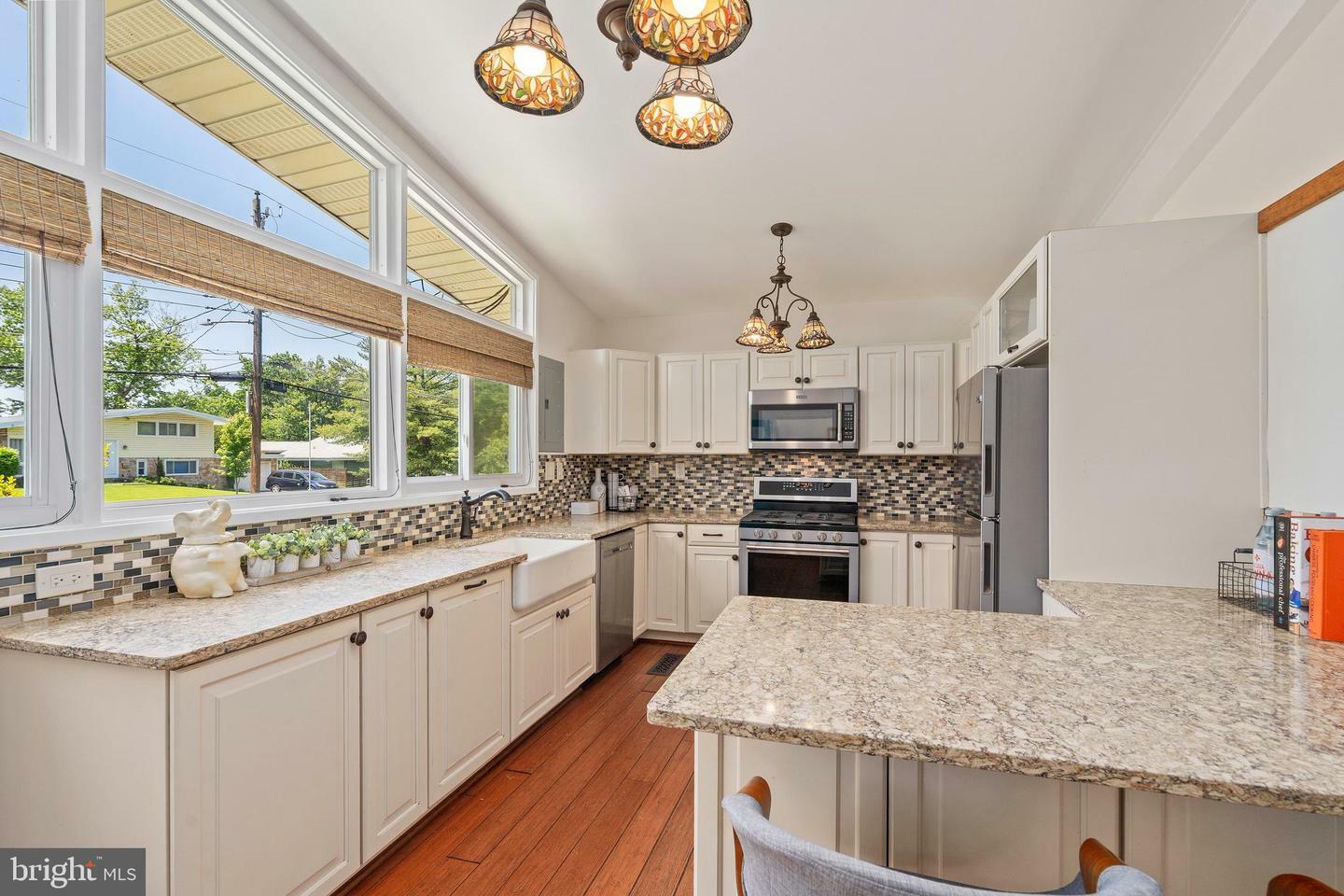 Property Photo: 4006 Javins Drive VA 22310