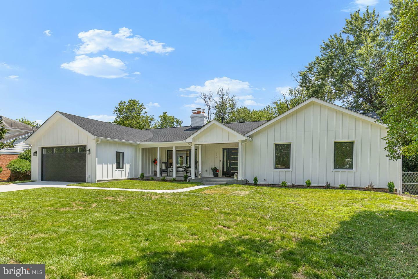 Property Photo:  1324 Kingston Avenue  VA 22302 