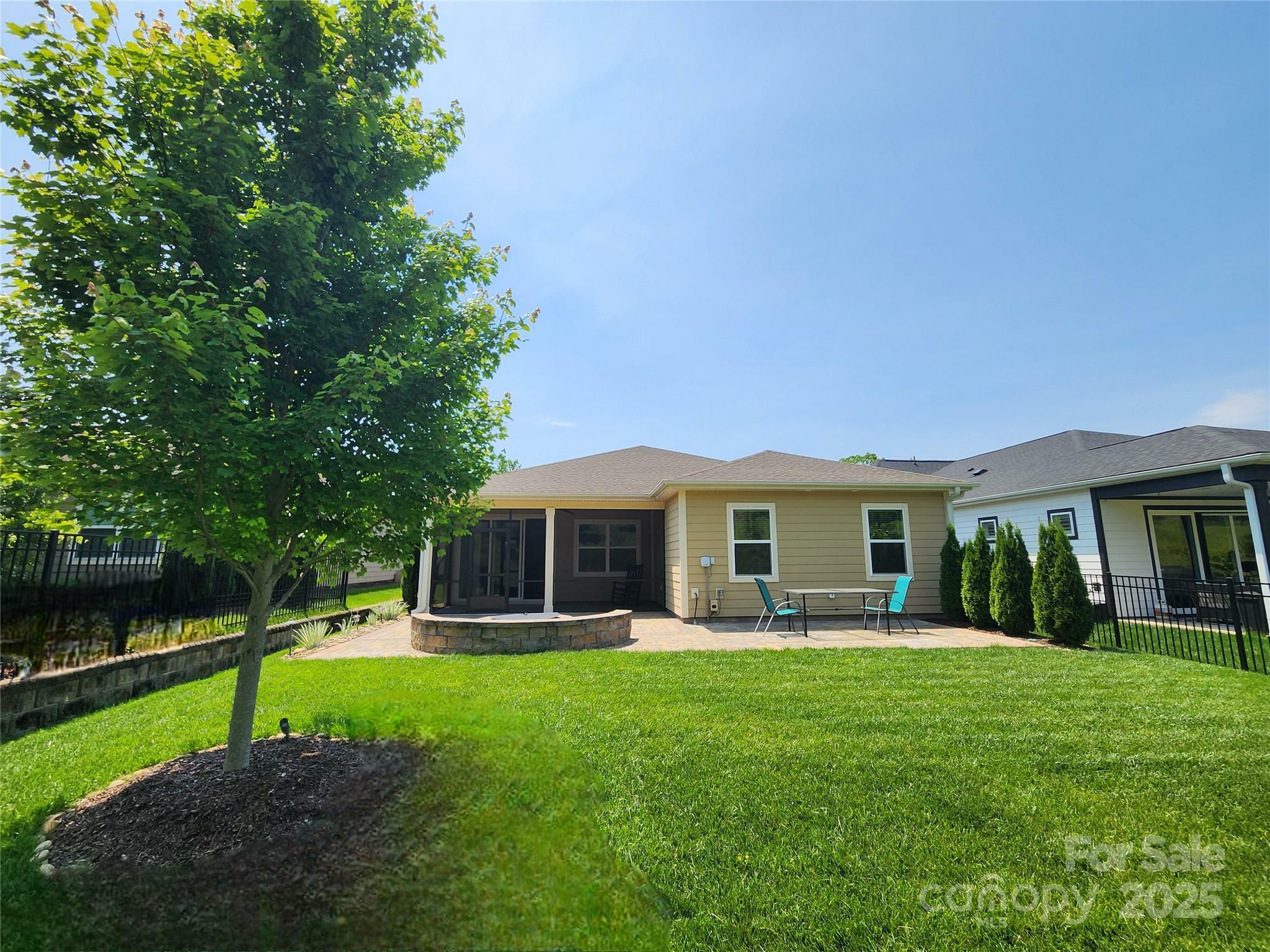 Property Photo: 5003 Looking Glass Trail NC 28037