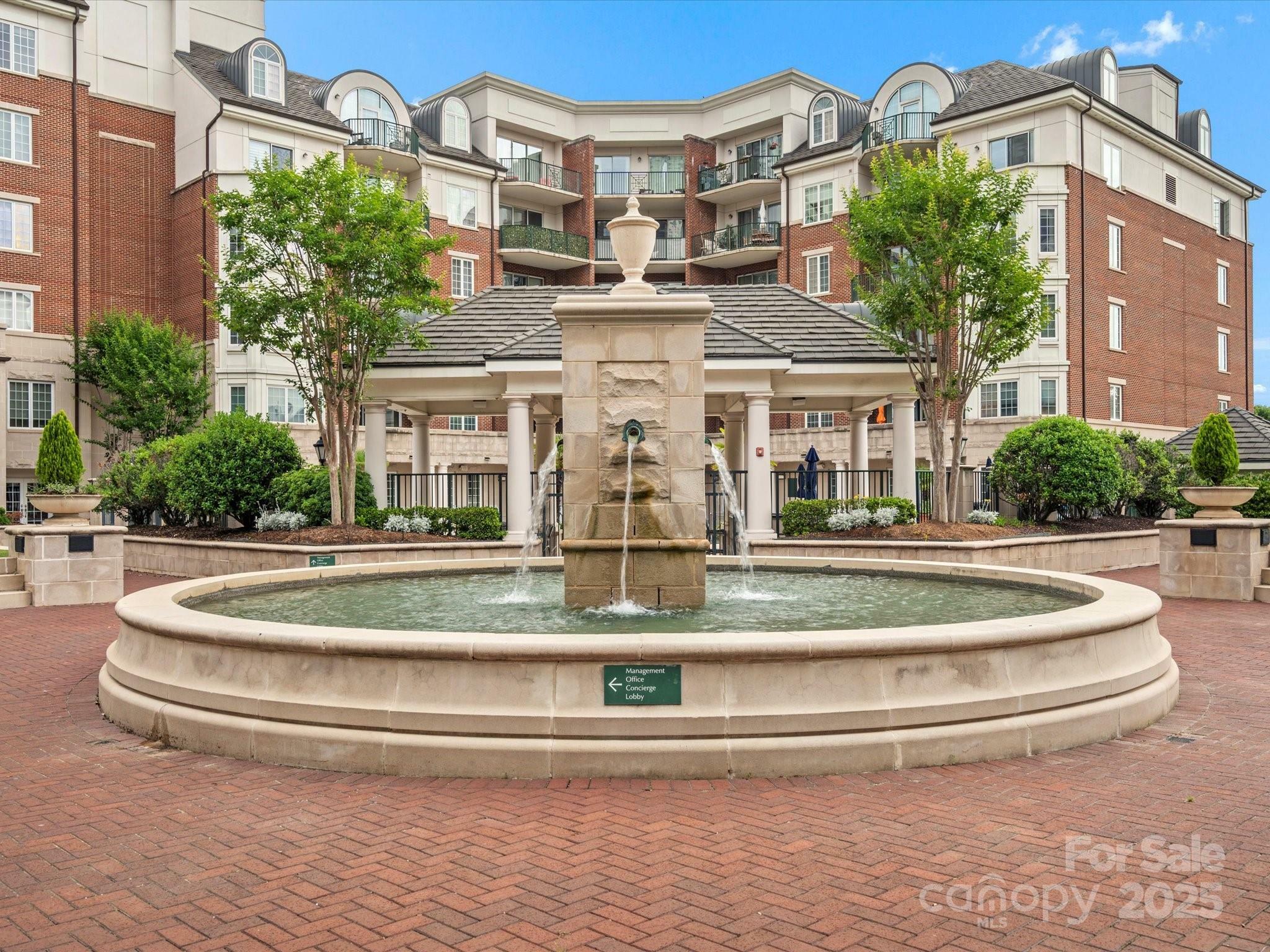 Property Photo: 300 W 5th Street 433 NC 28202