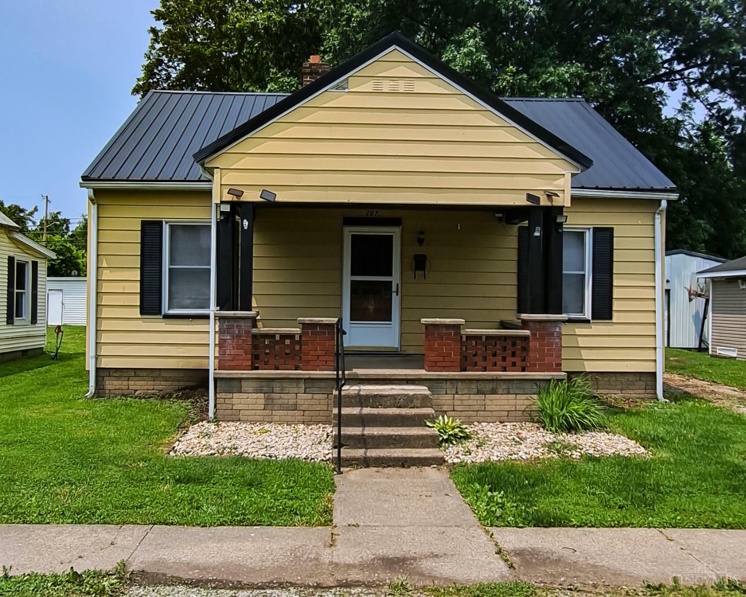 207 W Seventh Street  Manchester Twp OH 45144 photo