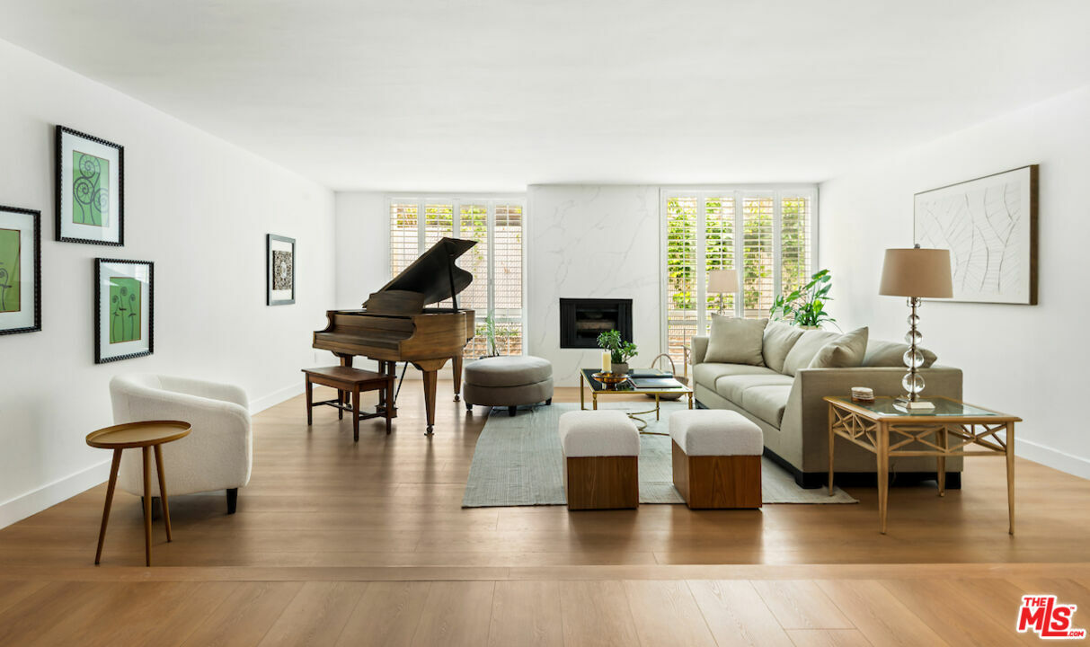 14106 Dickens St  Sherman Oaks CA 91423 photo