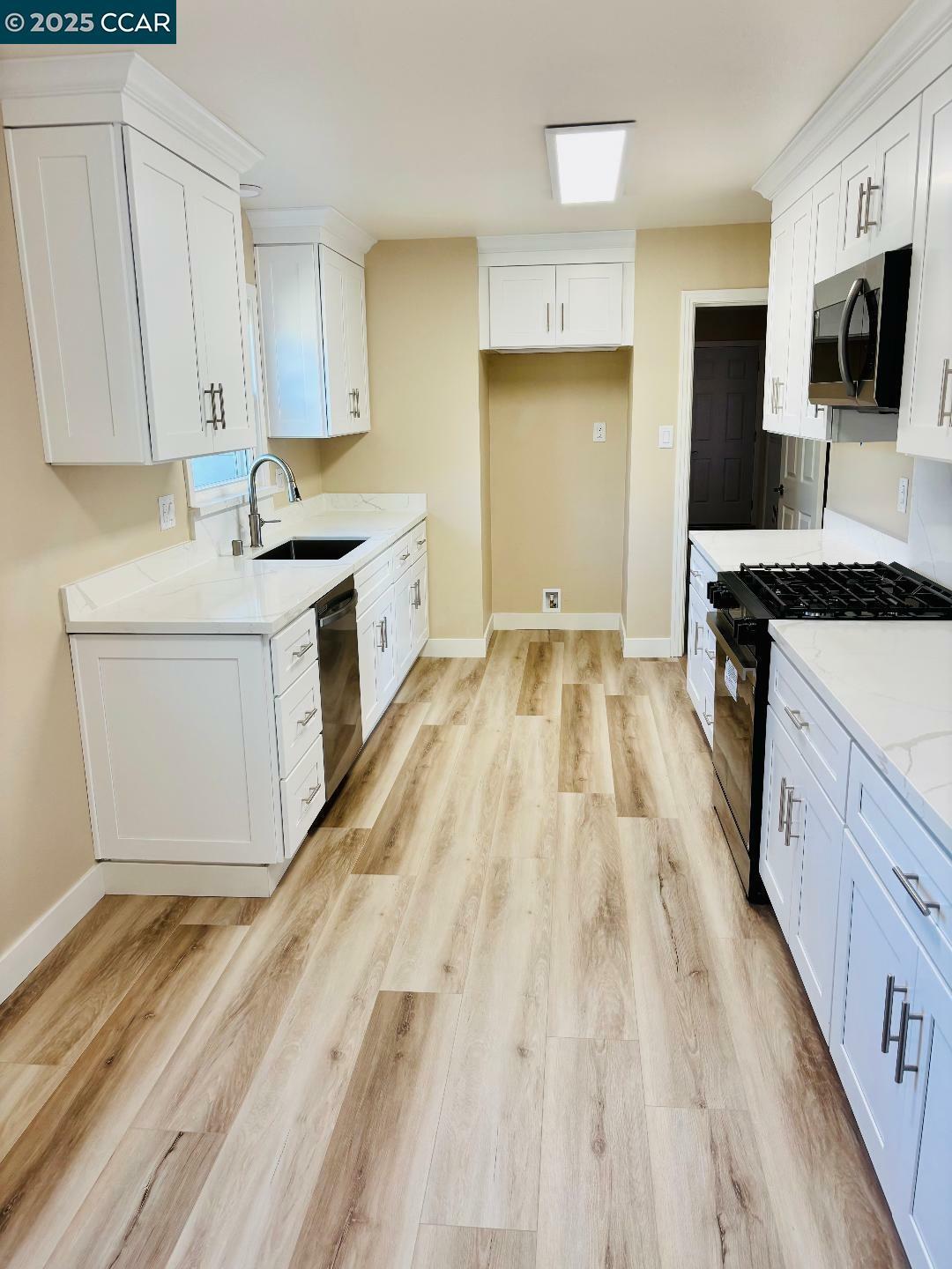 Property Photo: 1011 Harbor View Dr CA 94553