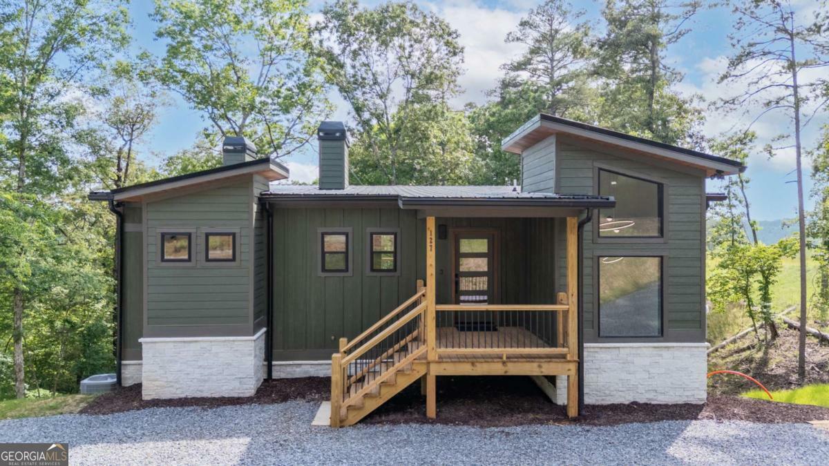 Property Photo: 127 Crystal Lane GA 30540