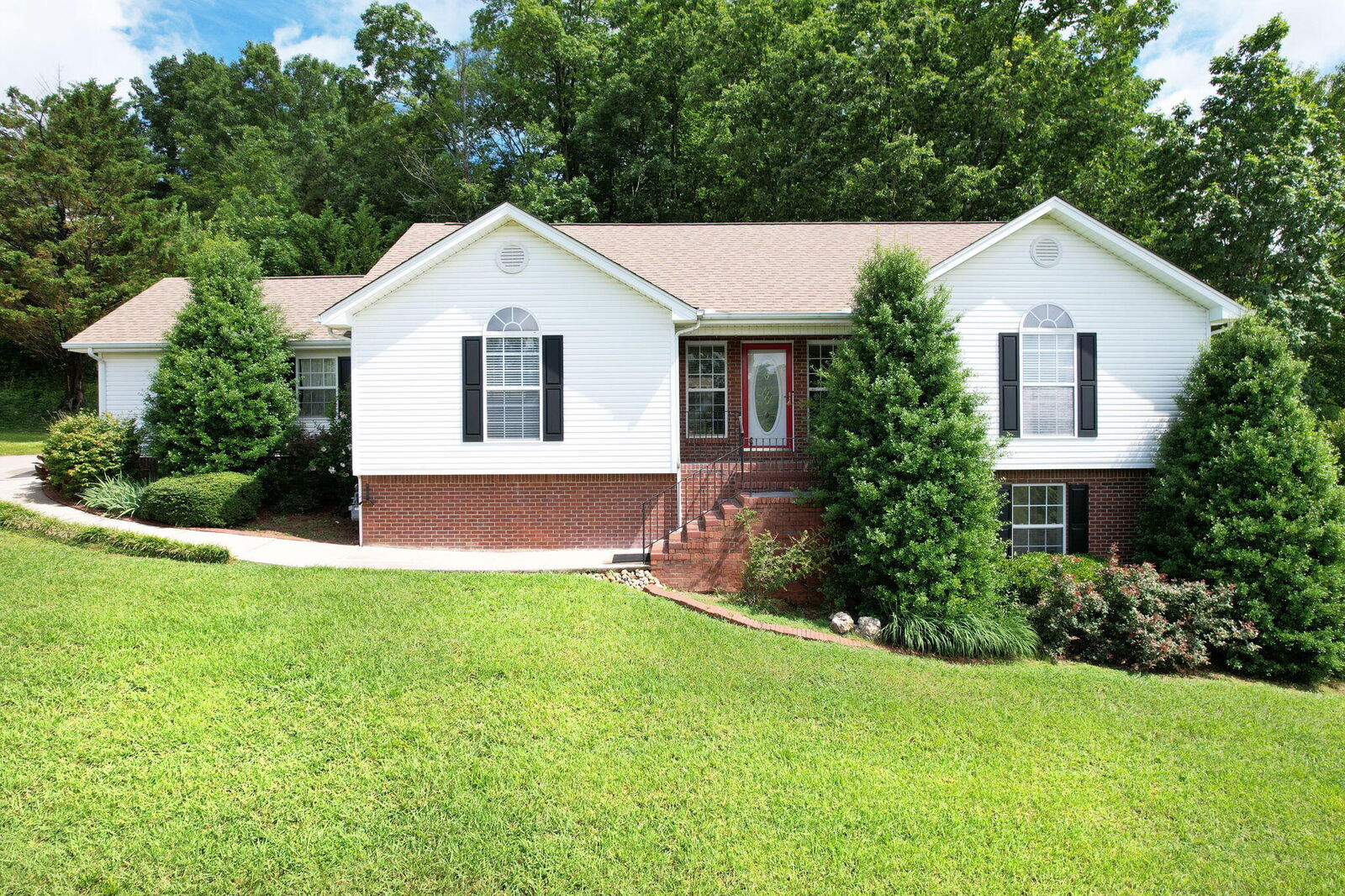 Property Photo: 1454 Benjamin Circle TN 37312