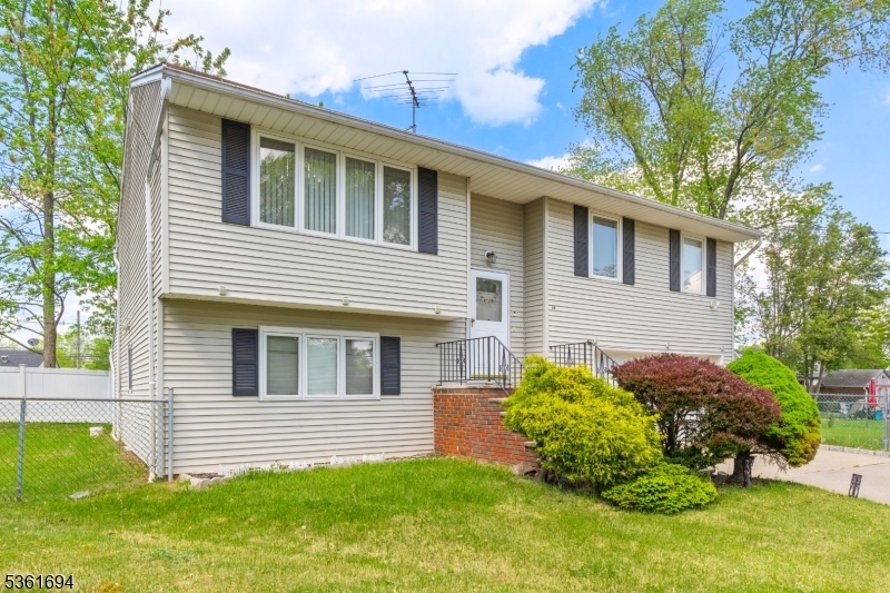 Property Photo: 14 Bonnie Ln NJ 07067