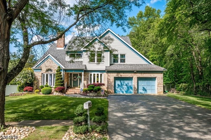 Property Photo: 6 Firethorn Rd NJ 08857