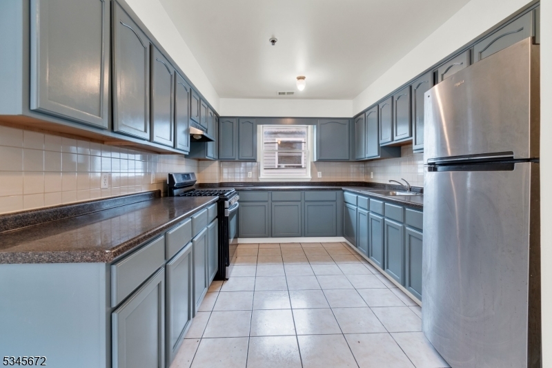 Property Photo: 392 New St 2 NJ 07103