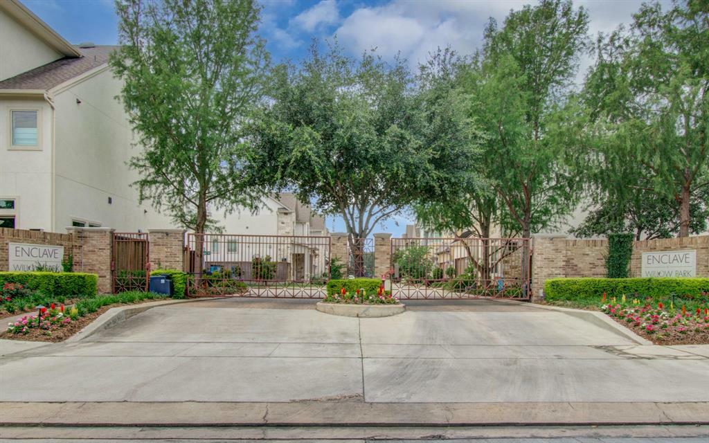 Property Photo: 5726 Brancott Way TX 77096