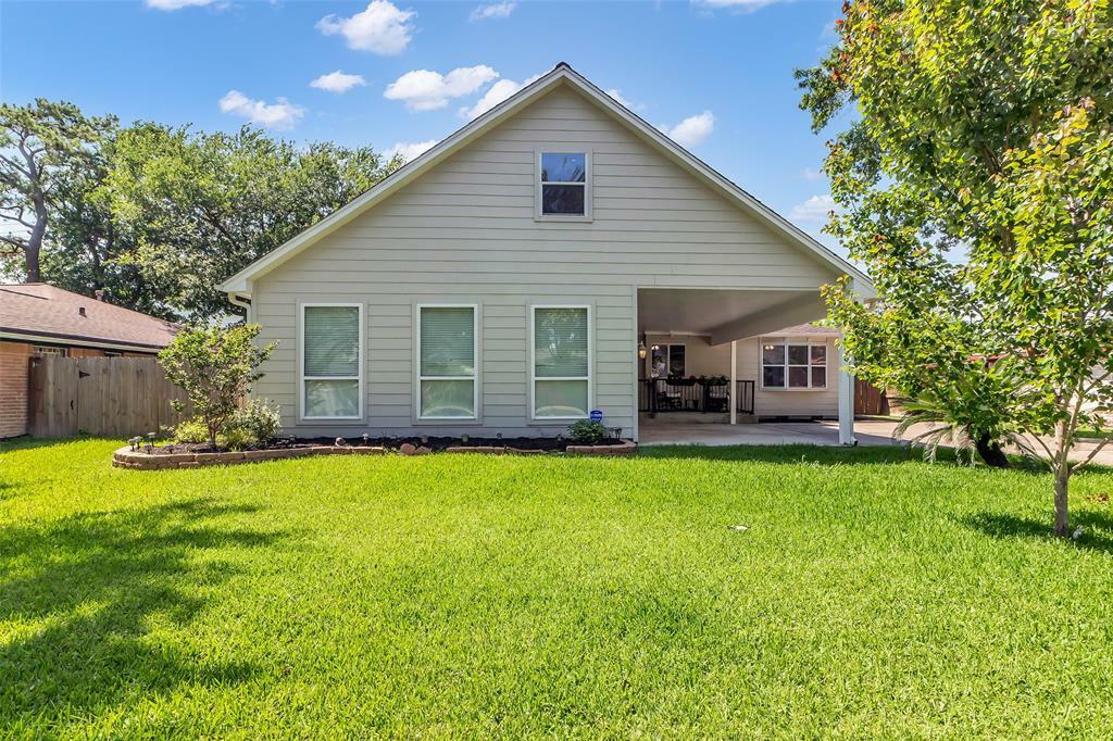 Property Photo: 606 Packer Court TX 77598