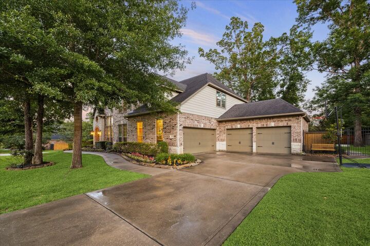 Property Photo:  10114 Logan Grove Court  TX 77302 
