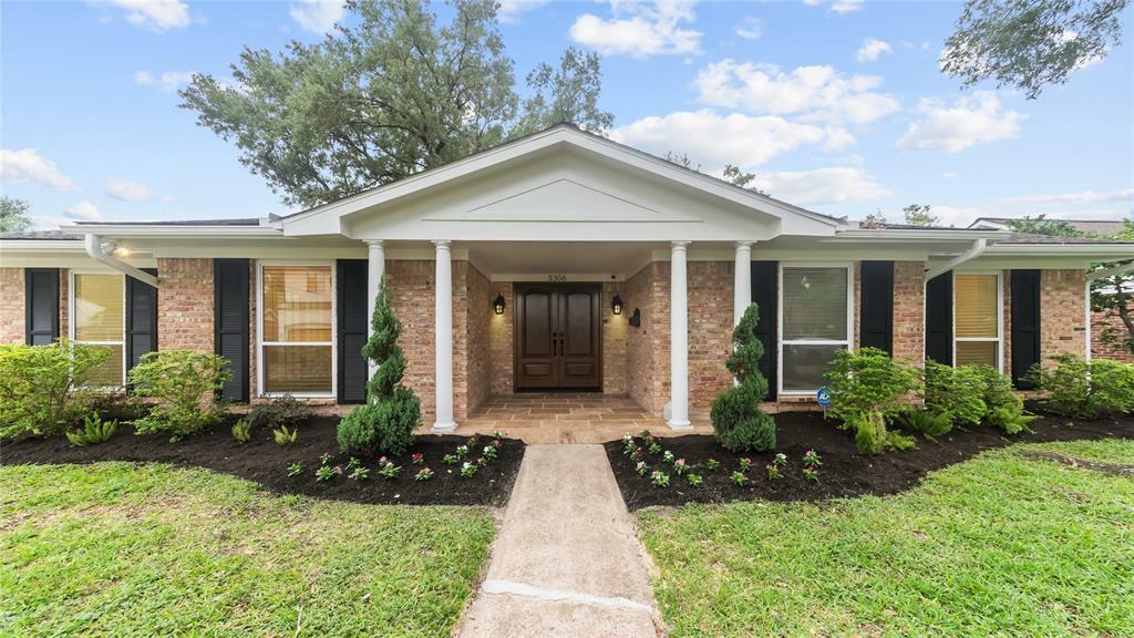 Property Photo: 5306 Grape Street TX 77096