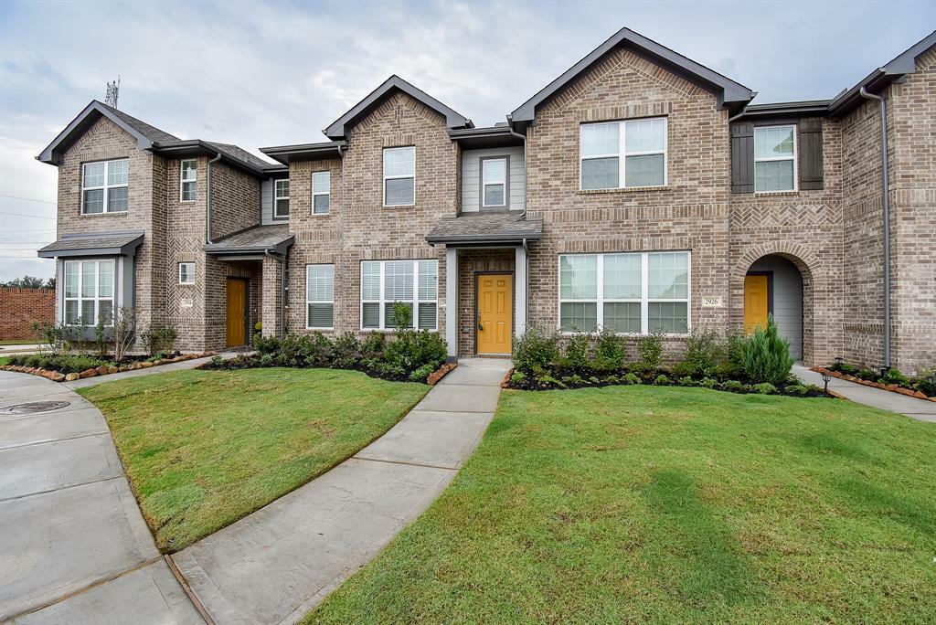 Property Photo: 2930 Scanlan Meadow 19 TX 77459